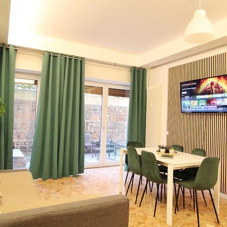 Delicious 2 Bed Room Apartment And Garden By Yh Roma Exterior foto