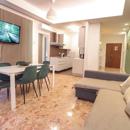 Delicious 2 Bed Room Apartment And Garden By Yh Roma Exterior foto