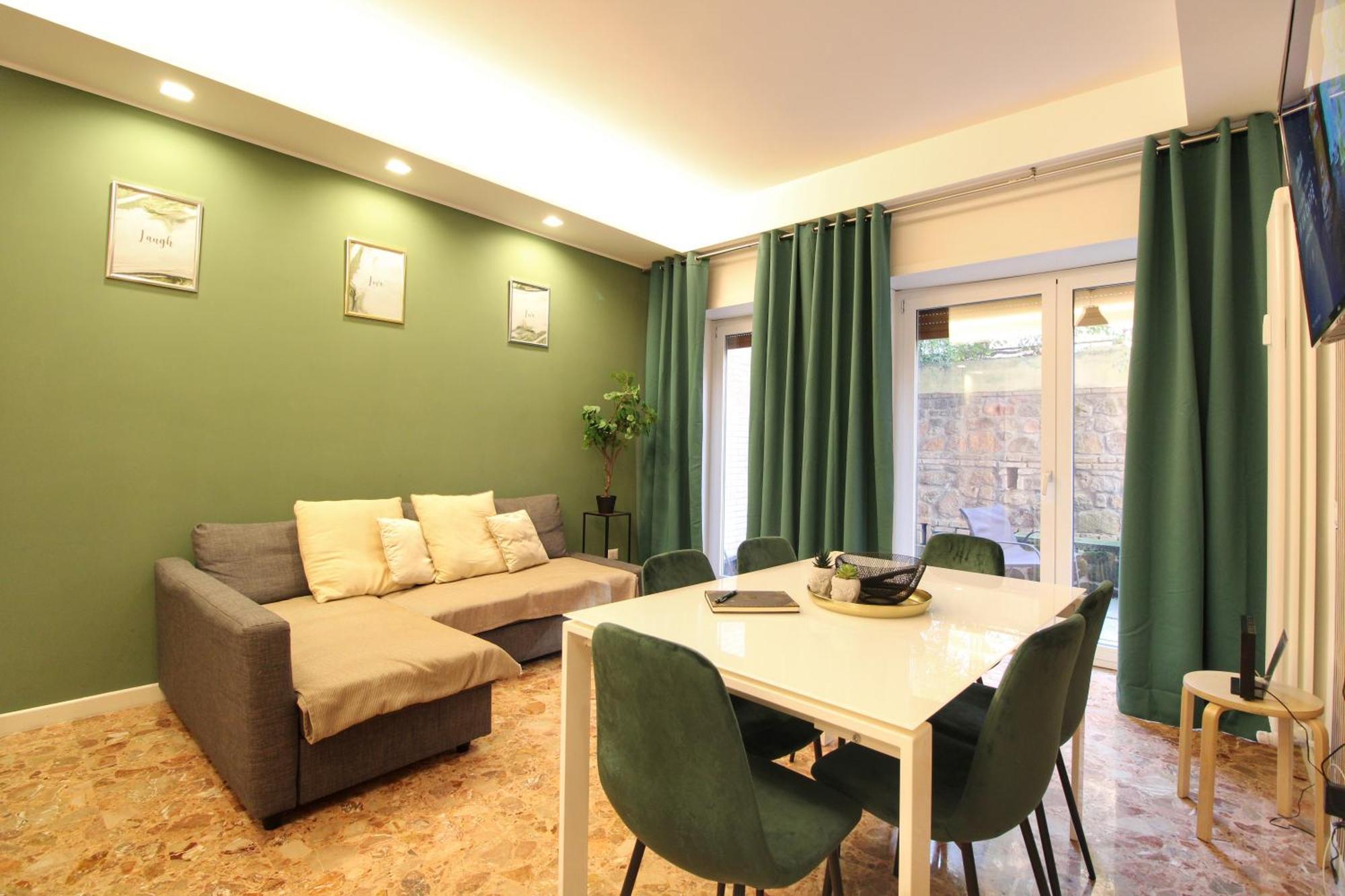 Delicious 2 Bed Room Apartment And Garden By Yh Roma Exterior foto