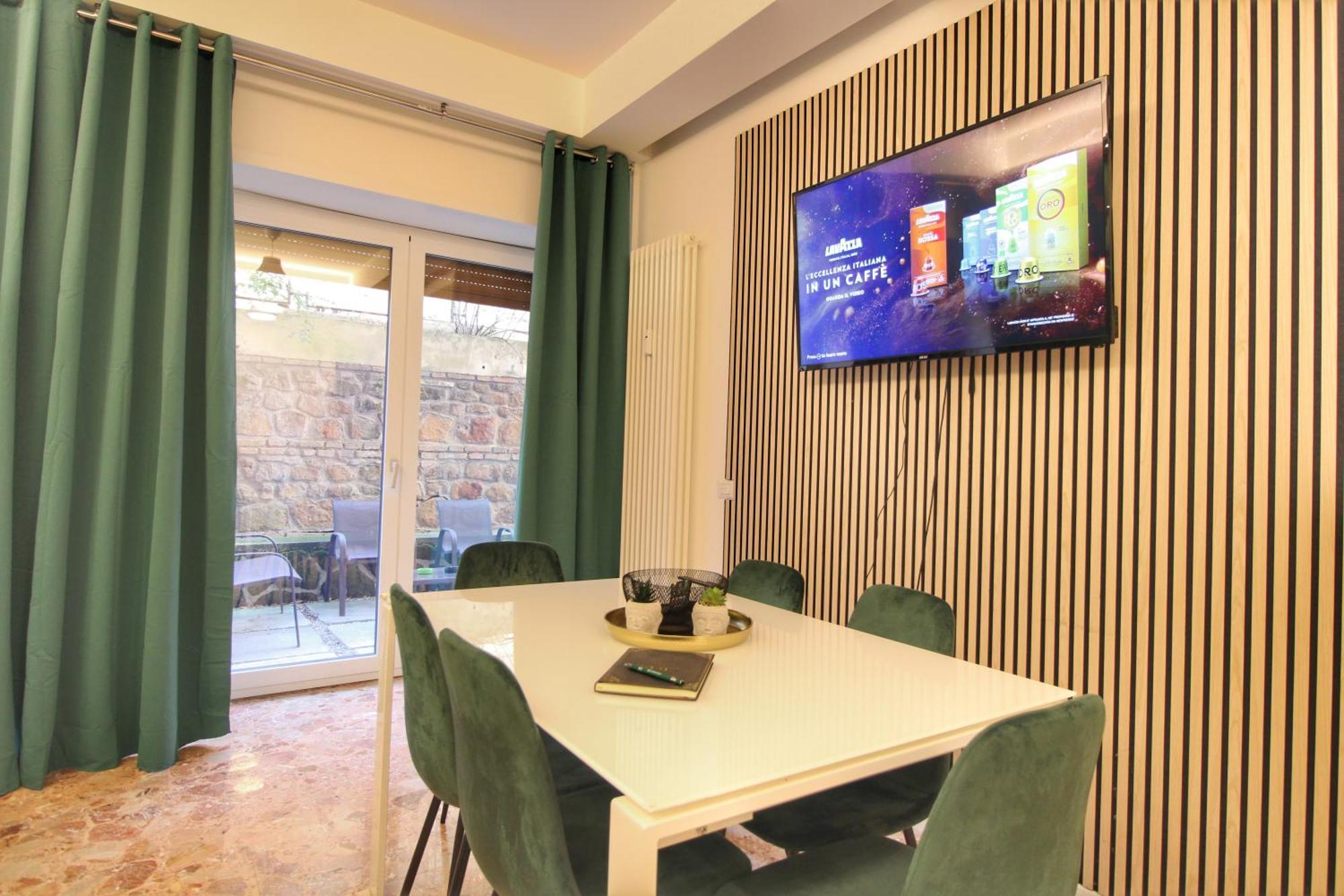 Delicious 2 Bed Room Apartment And Garden By Yh Roma Exterior foto